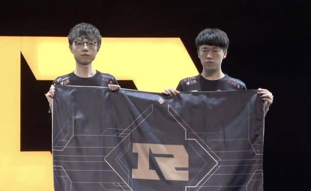 他的表现如 他的表现如